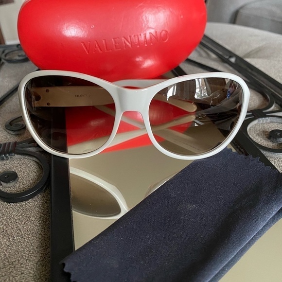 Valentino Women’s Sunglasses White w/ red Case main image 5